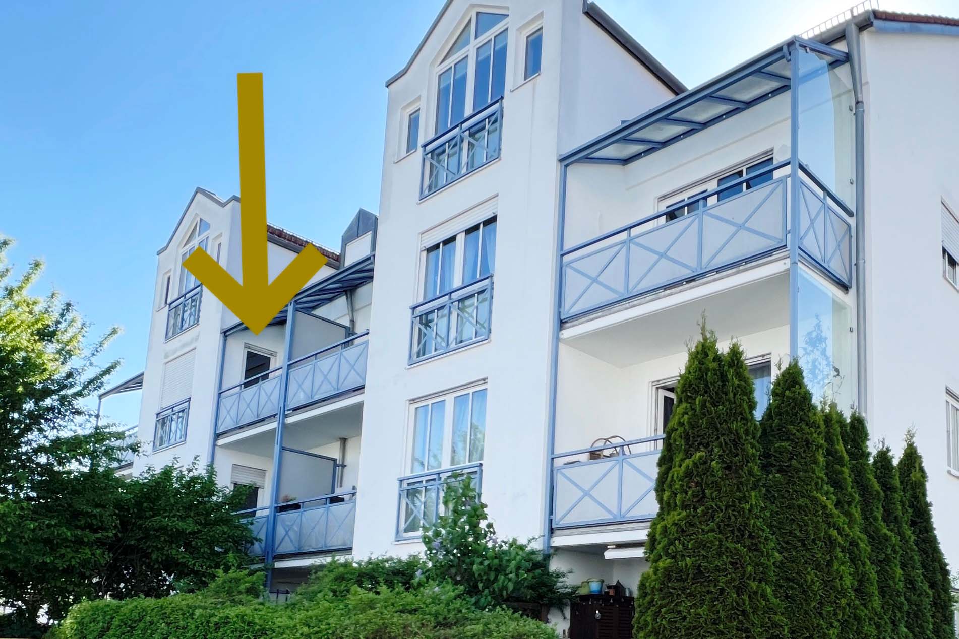 Außenansicht auf Balkon der 2 Zimmer-Wohnung in Markt Schaben